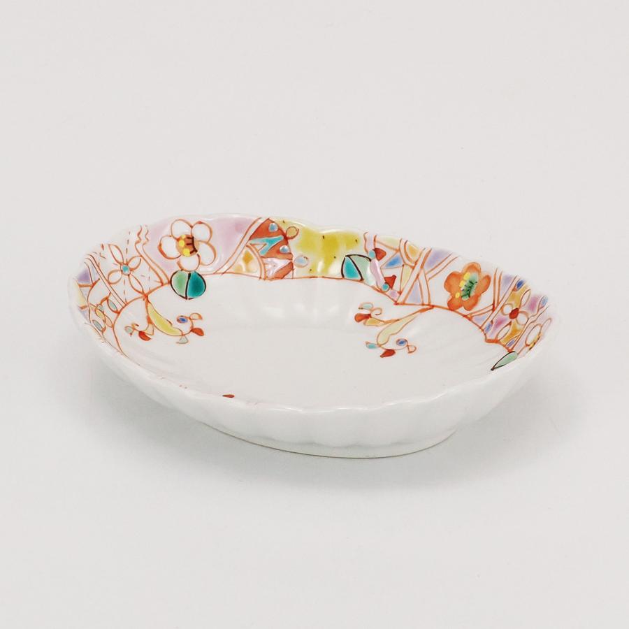 日本の伝統工芸品【九谷焼】4号菊楕円小皿 ブロッサム